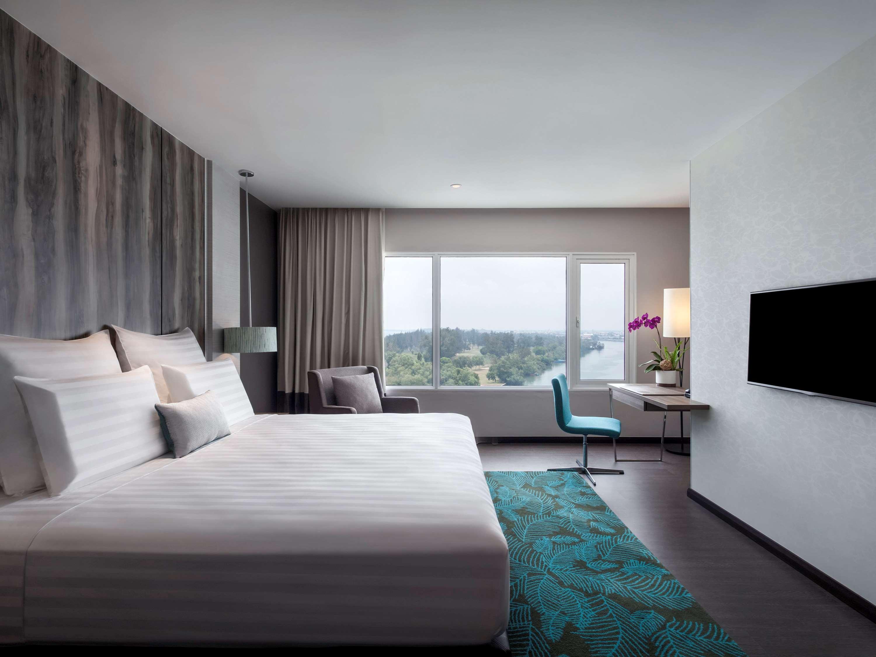 Hotel Pullman Miri Waterfront Exterior foto Deluxe Room