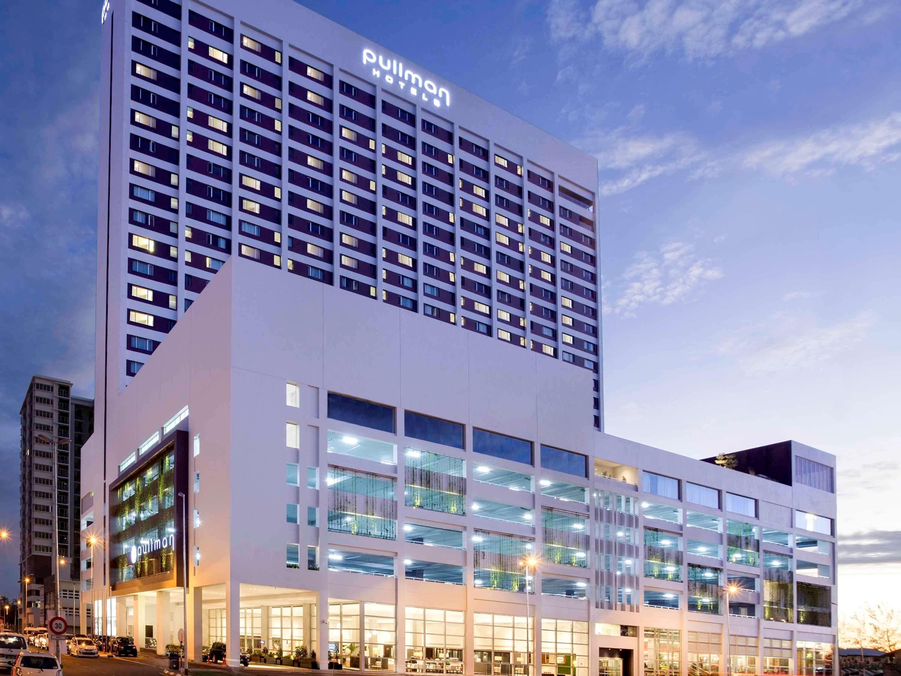 Hotel Pullman Miri Waterfront Exterior foto Pullman Hotel, Kuala Lumpur