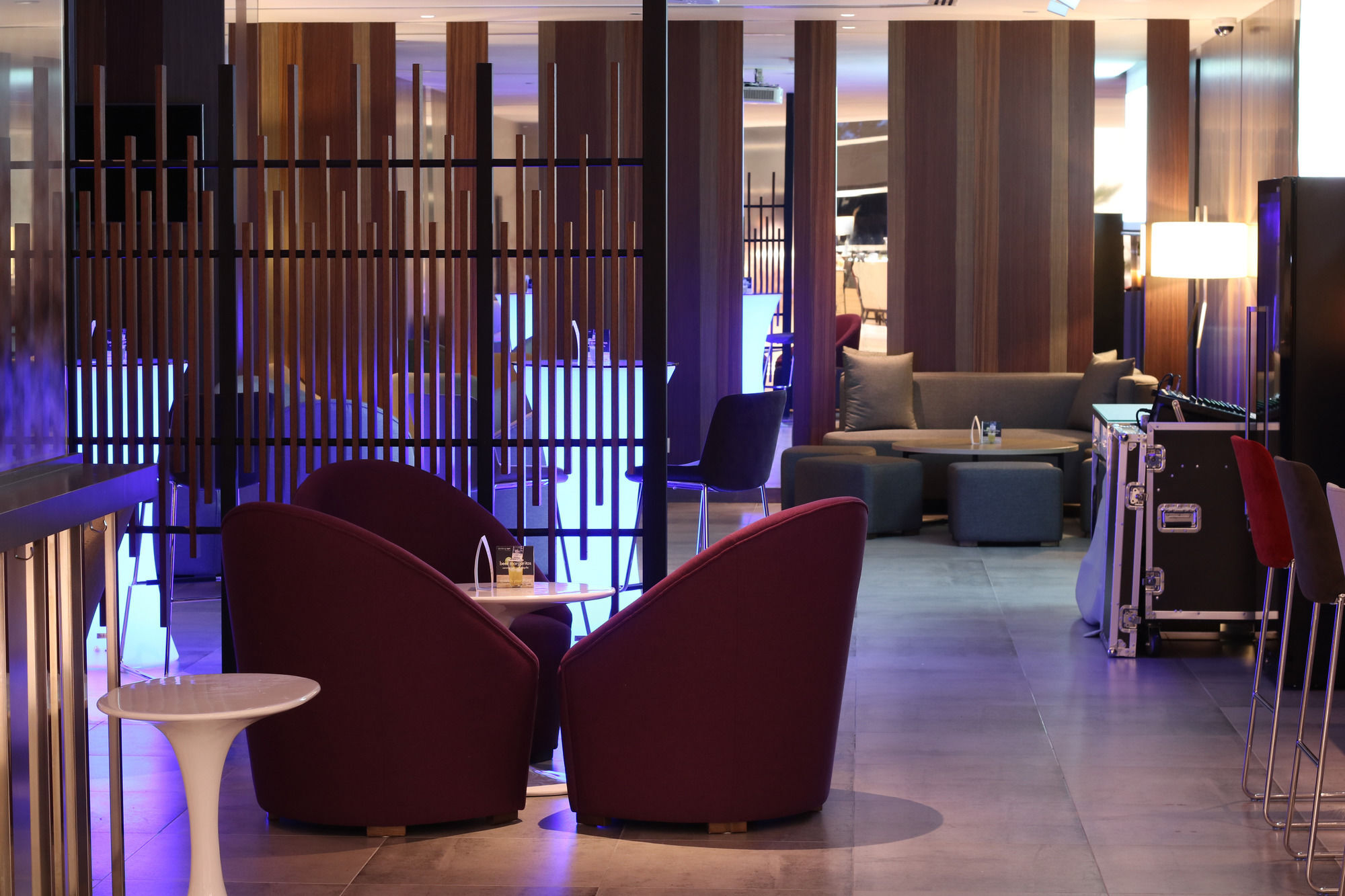 Hotel Pullman Miri Waterfront Exterior foto The lounge at the airport