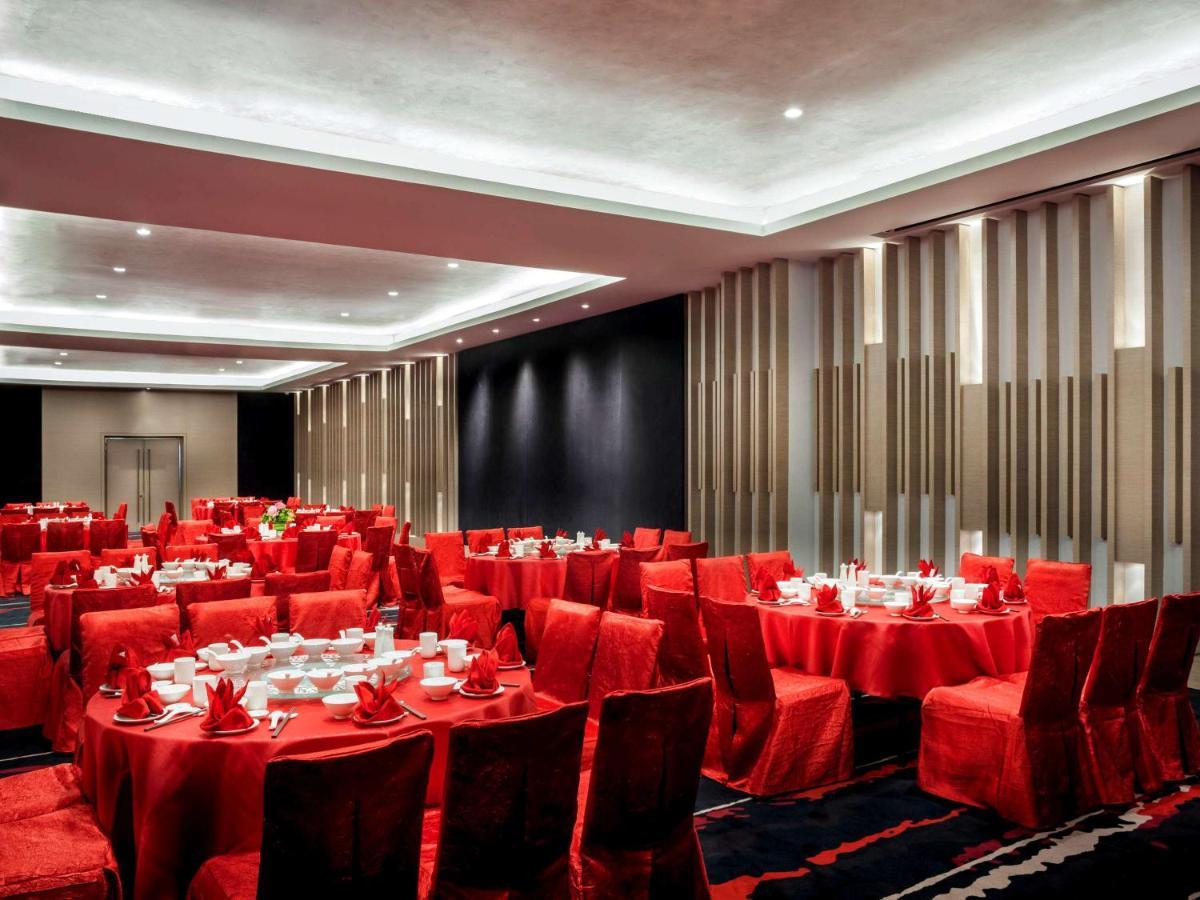 Hotel Pullman Miri Waterfront Exterior foto The ballroom